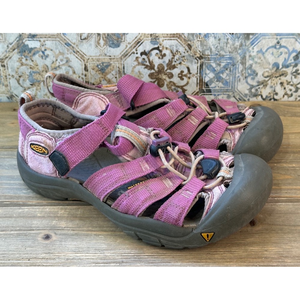 Keen Newport H2 Hiking Sandals Waterproof Sport Womens 6 Purple Pink Good